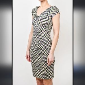 Diane Von Furstenberg DVF vintage silk dress purple green cream vee neck Size 8